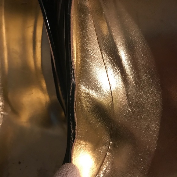 AUTHENTIC GUCCI GOLD POINTED PUMPS( final price) - Picture 3 of 8